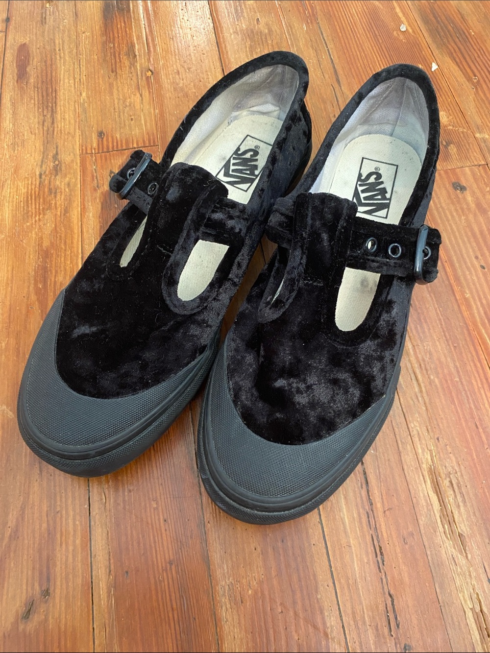 Van’s Style 93 Crushed Velvet Mary Jane Sneaker Black Size 10 Women’s